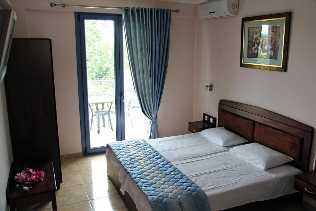 Enalion Aparthotel Olympiakí Aktí Exteriör bild