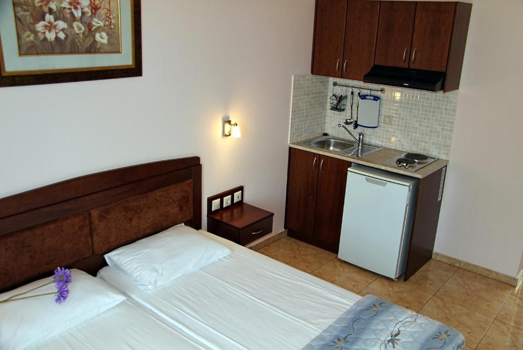 Enalion Aparthotel Olympiakí Aktí Exteriör bild